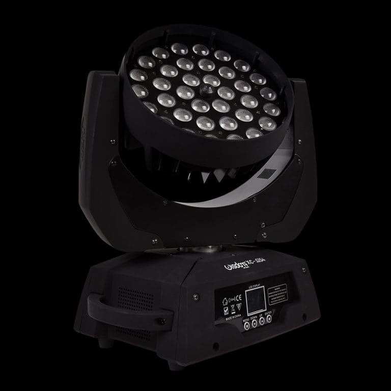 Testa Mobile Wash LED 36x15W RGBW-A-UV su Sfondo Nero