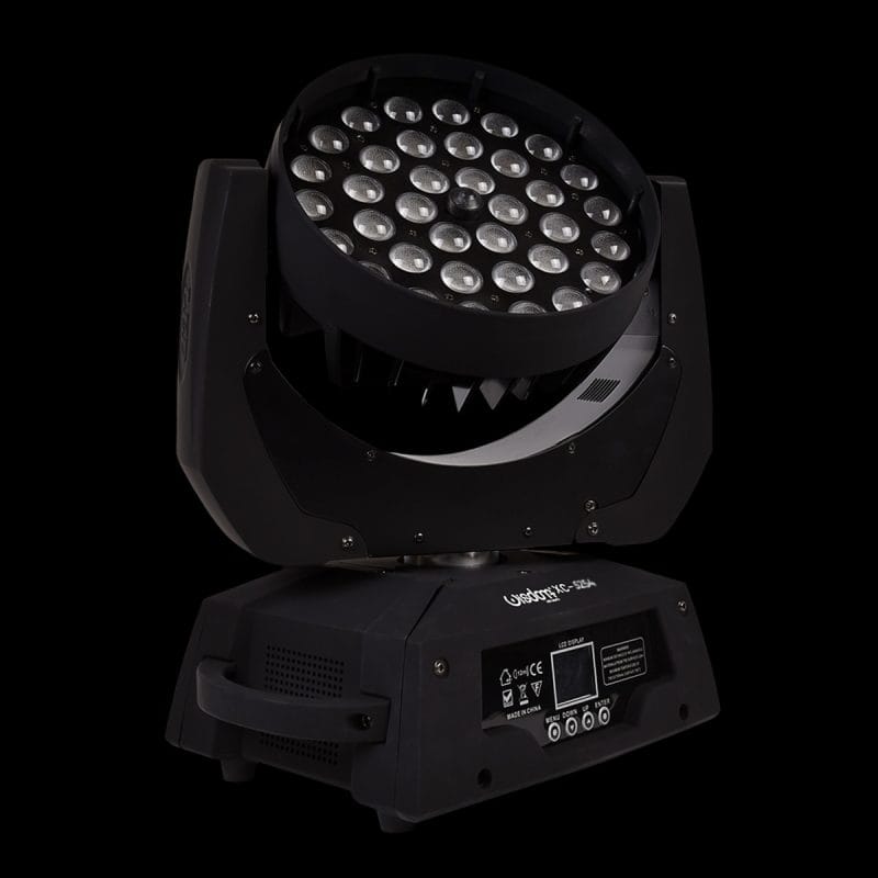 Testa Mobile Wash LED 36x15W RGBW-A-UV su Sfondo Nero